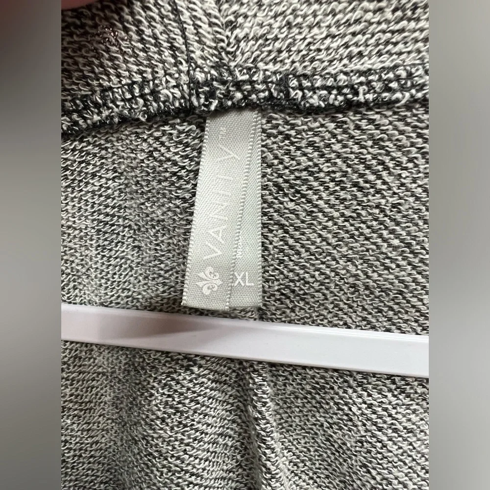 Unique Jacket - Picture 2 of 3